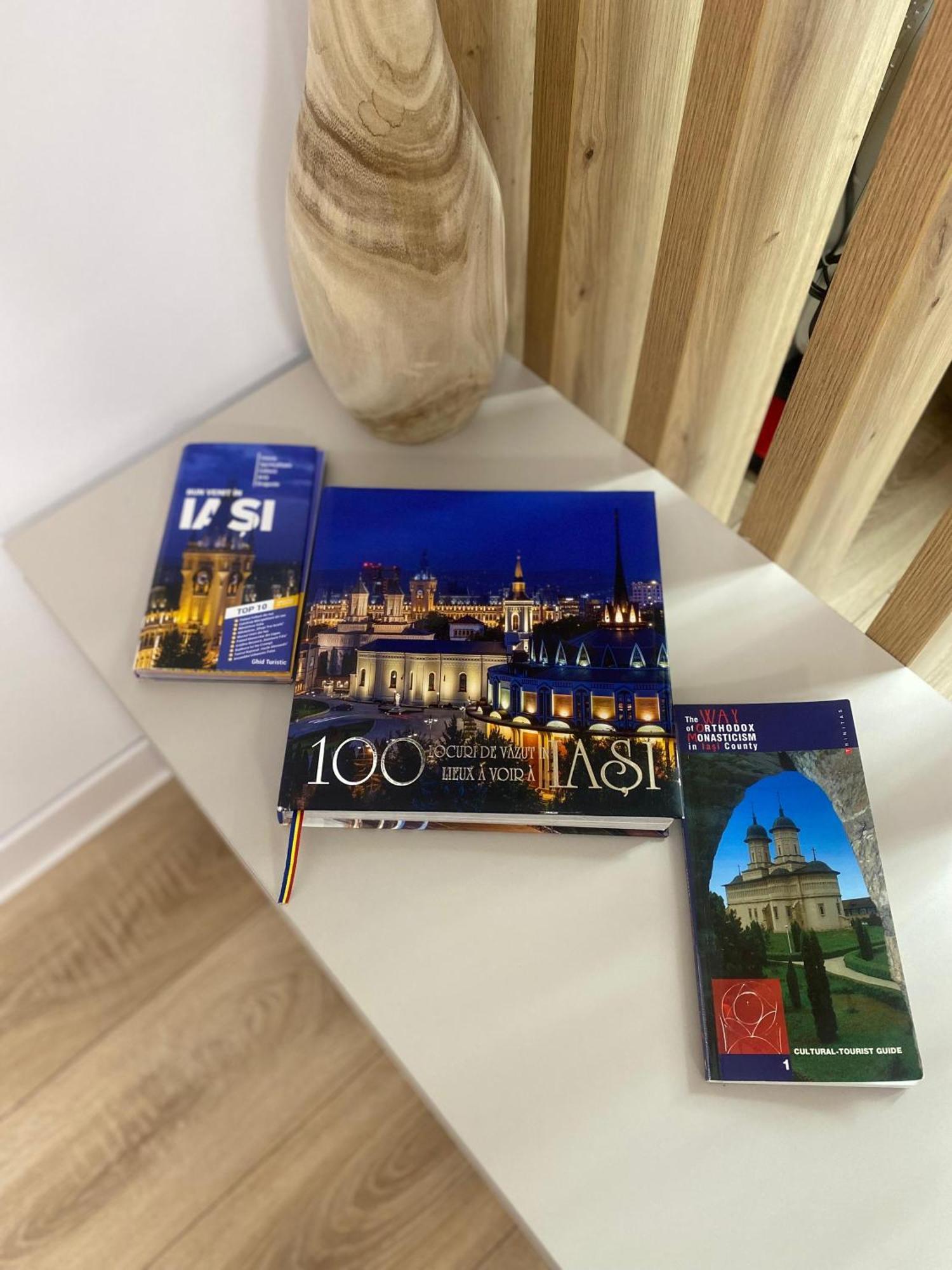 Central Luxury Apartment Iasi Bagian luar foto
